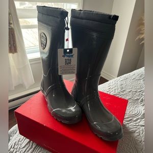 Grey Pajar "Tatiana" Patent Rubber Adjustable Toggle Rain Boots. Size 40.